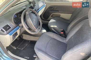 Хэтчбек Renault Clio 2004 в 