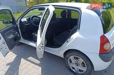 Хетчбек Renault Clio 2005 в 