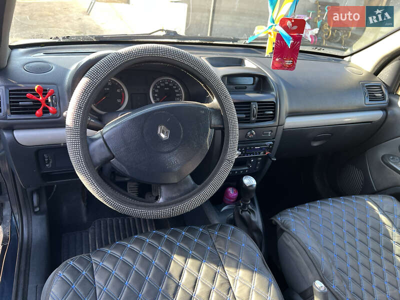 Хэтчбек Renault Clio 2004 в Гнивани