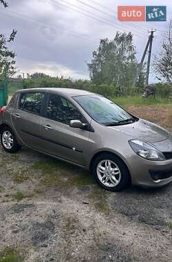 Хэтчбек Renault Clio 2008 в 