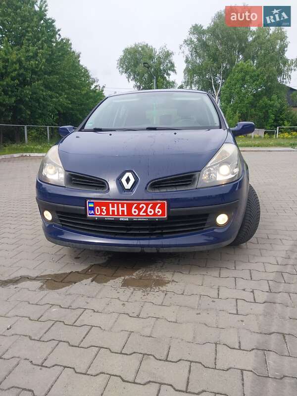 Хэтчбек Renault Clio 2006 в Владимире