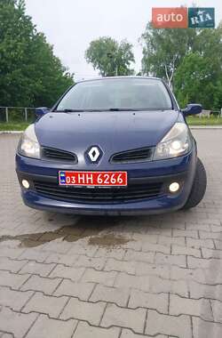 Хэтчбек Renault Clio 2006 в 