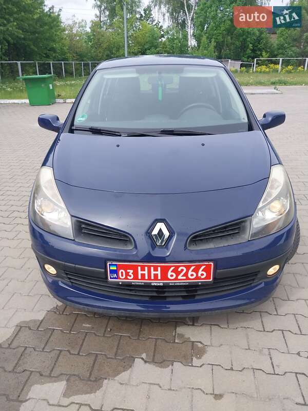 Хэтчбек Renault Clio 2006 в Владимире