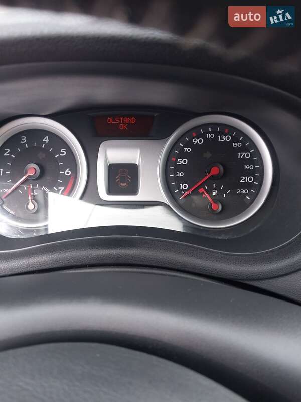 Хэтчбек Renault Clio 2006 в Владимире