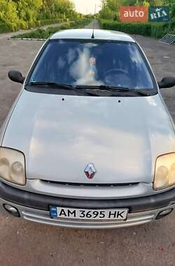 Хэтчбек Renault Clio 2000 в Житомире