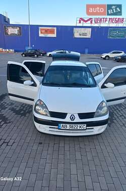 Хэтчбек Renault Clio 2005 в 