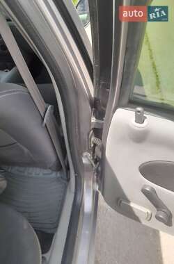 Седан Renault Clio 2010 в 