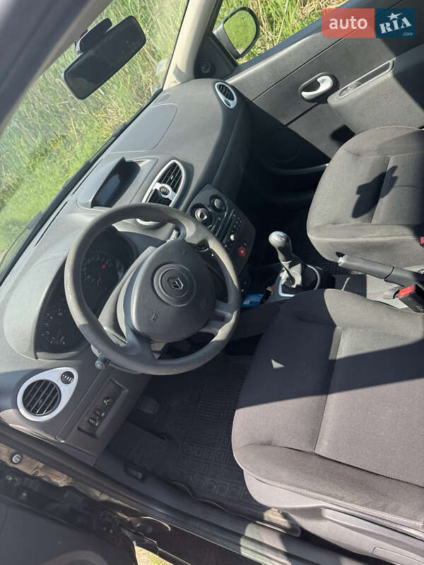 Хэтчбек Renault Clio 2012 в Малине