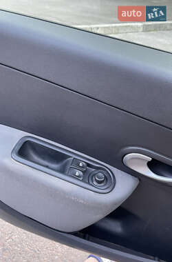 Хетчбек Renault Clio 2011 в 