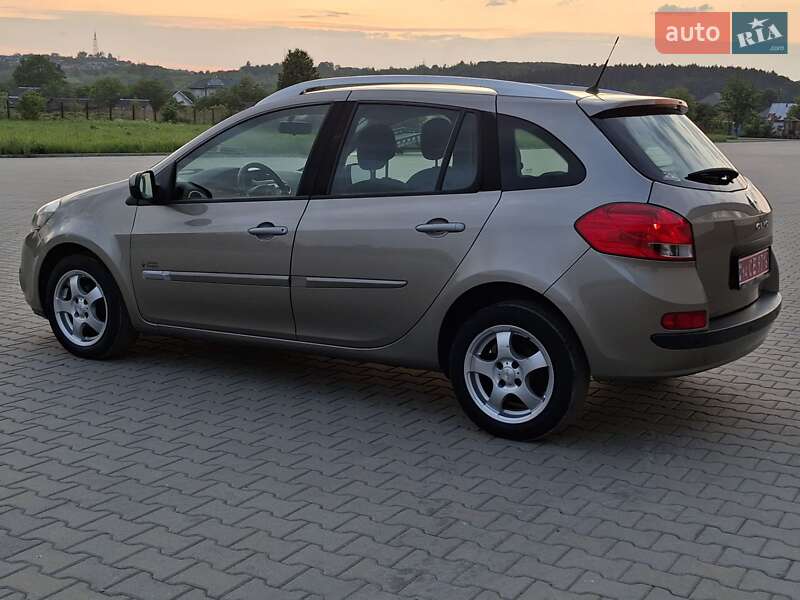 Універсал Renault Clio 2011 в Калуші