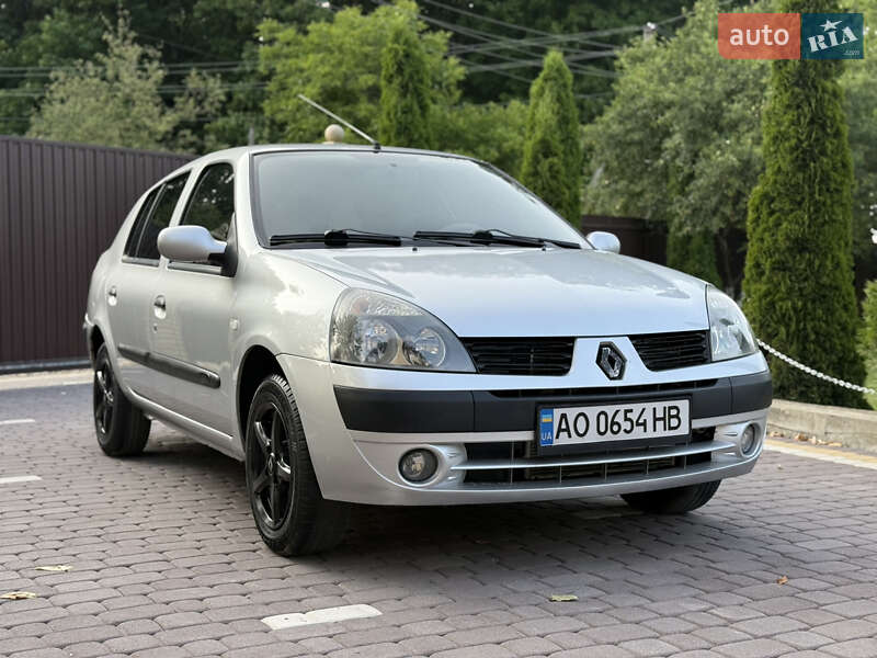Седан Renault Clio 2005 в Косове