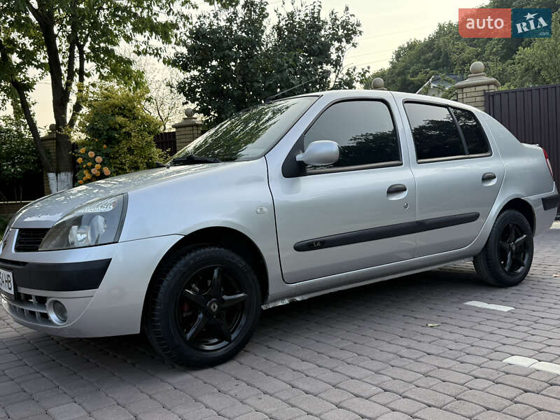 Седан Renault Clio 2005 в Косове