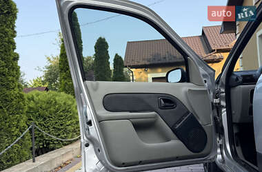 Седан Renault Clio 2005 в 