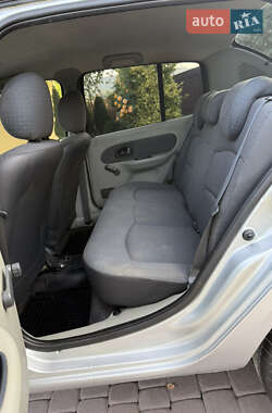 Седан Renault Clio 2005 в 
