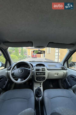 Седан Renault Clio 2005 в 