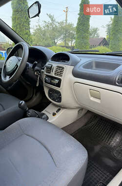Седан Renault Clio 2005 в 