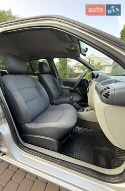 Седан Renault Clio 2005 в 