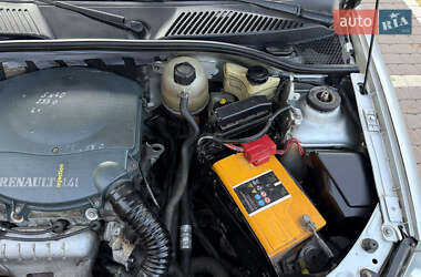 Седан Renault Clio 2005 в 