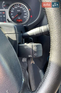 Хэтчбек Renault Clio 2001 в 
