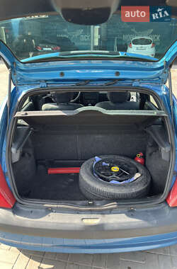 Хэтчбек Renault Clio 2001 в 