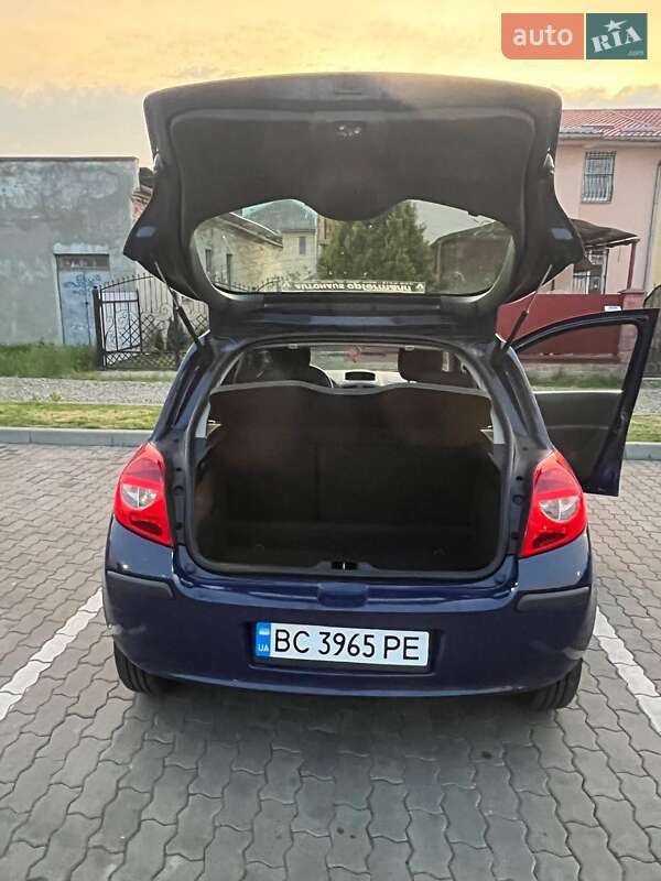 Хэтчбек Renault Clio 2008 в Львове
