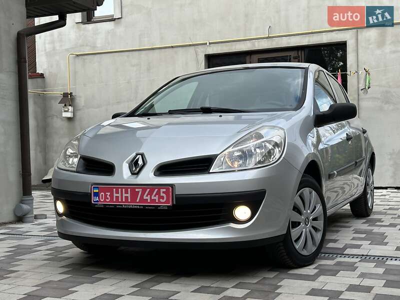 Хэтчбек Renault Clio 2008 в 