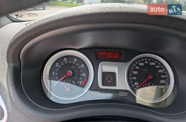 Хэтчбек Renault Clio 2008 в 