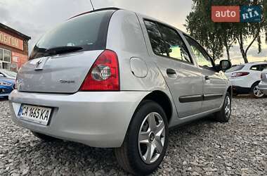 Хэтчбек Renault Clio 2010 в 