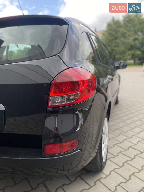 Универсал Renault Clio 2010 в Дубно