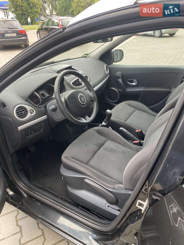 Универсал Renault Clio 2010 в Дубно