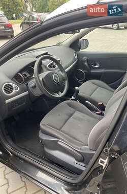 Универсал Renault Clio 2010 в 