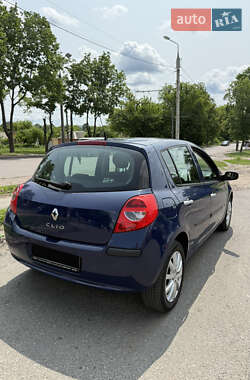 Хэтчбек Renault Clio 2008 в 