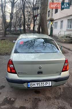 Хэтчбек Renault Clio 2002 в 