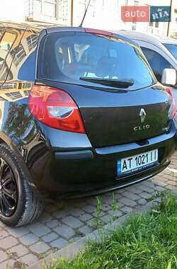 Хэтчбек Renault Clio 2008 в 
