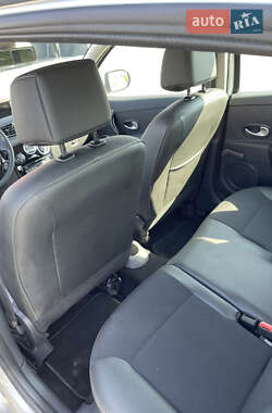 Універсал Renault Clio 2012 в 