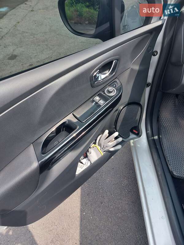 Универсал Renault Clio 2013 в Житомире