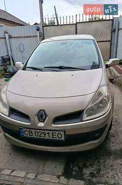 Хэтчбек Renault Clio 2007 в Сновске