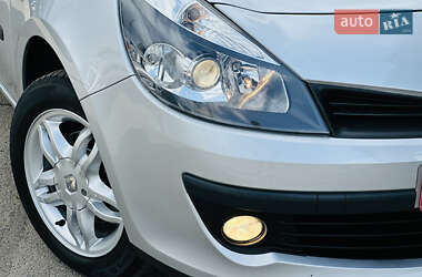 Хэтчбек Renault Clio 2006 в 