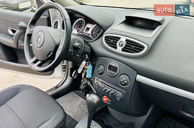 Хэтчбек Renault Clio 2006 в 