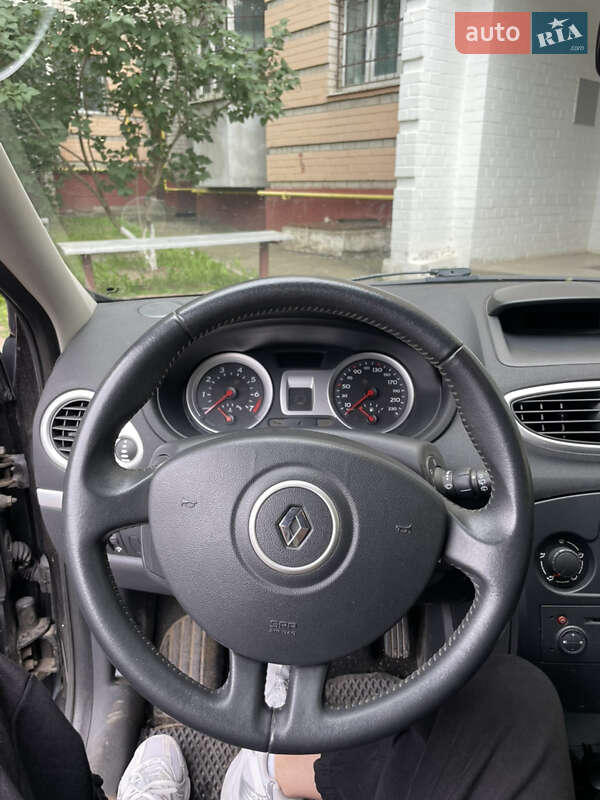 Хэтчбек Renault Clio 2006 в Виннице