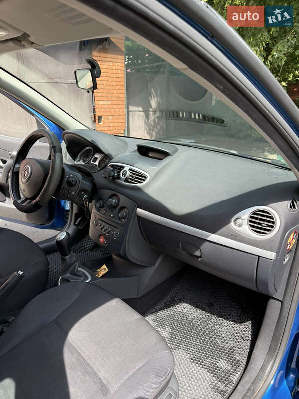 Хэтчбек Renault Clio 2008 в Львове