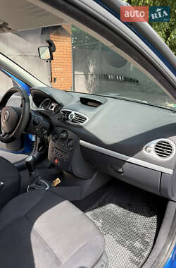 Хэтчбек Renault Clio 2008 в 
