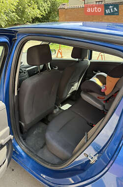 Хэтчбек Renault Clio 2008 в 