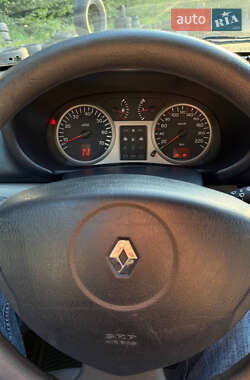 Хэтчбек Renault Clio 2002 в 