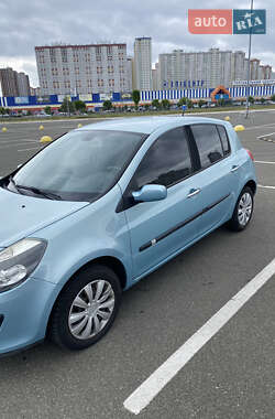 Хэтчбек Renault Clio 2007 в 