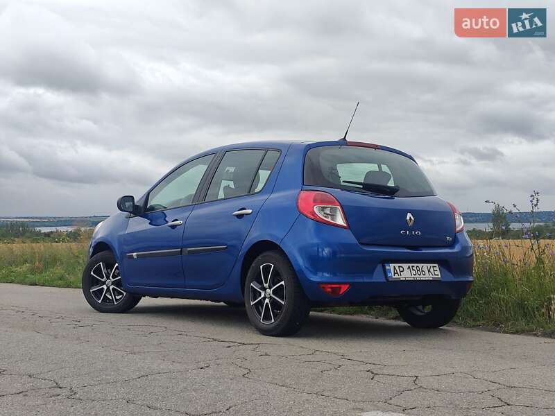 Хетчбек Renault Clio 2011 в Запоріжжі