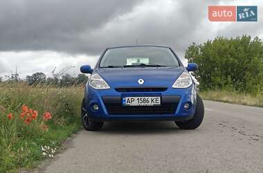 Хэтчбек Renault Clio 2011 в 