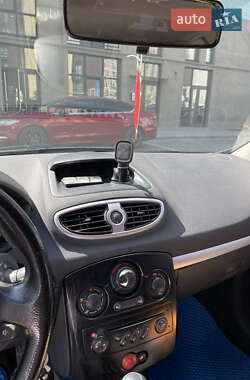 Хэтчбек Renault Clio 2008 в 