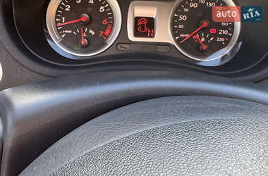 Хэтчбек Renault Clio 2010 в 