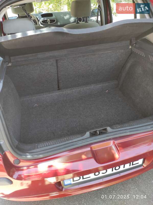 Хэтчбек Renault Clio 2006 в Николаеве